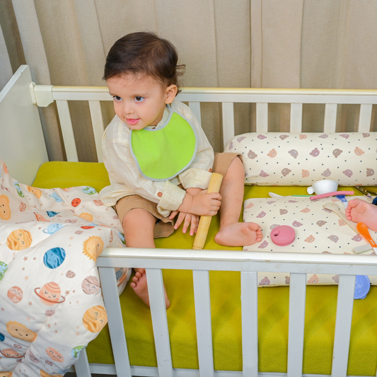 Organic vs. Synthetic Baby Pillows: Which Is the Safer Choice?
