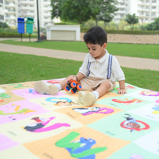 How Waterproof Picnic Mats Help Parents Travel Easily