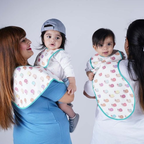 How Baby Burp Cloths Help Moms Manage Feeding Time Effortlessly