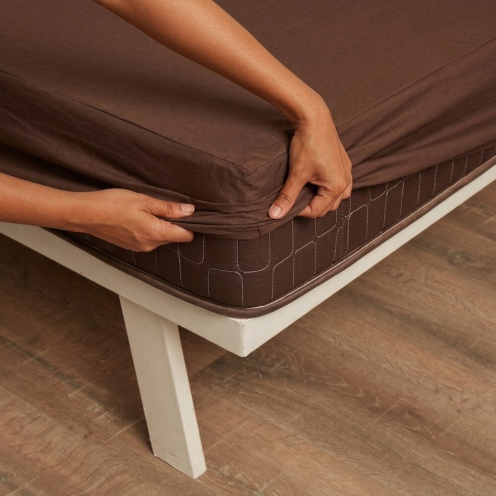 Lycra Brown Mattress Protector